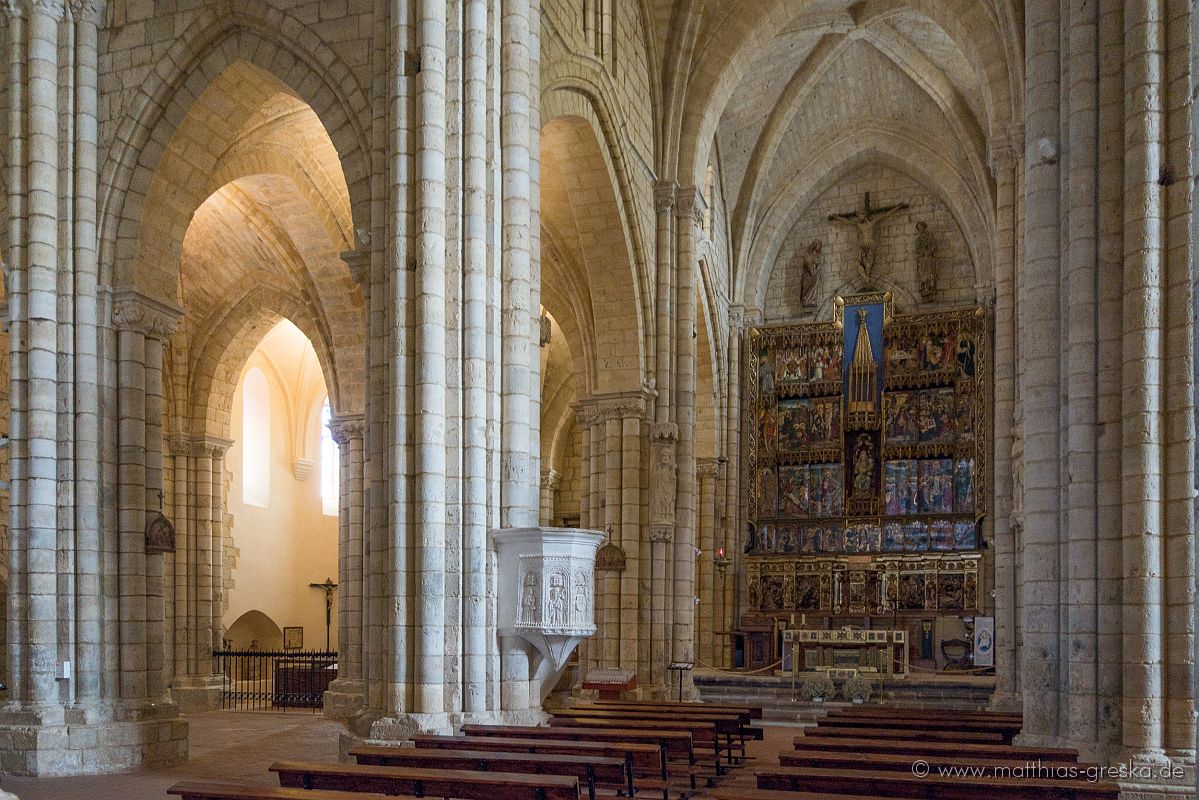 MSG_20160908110109__DSC6513.JPG - Villalcázar de Sirga - Seitenaltar