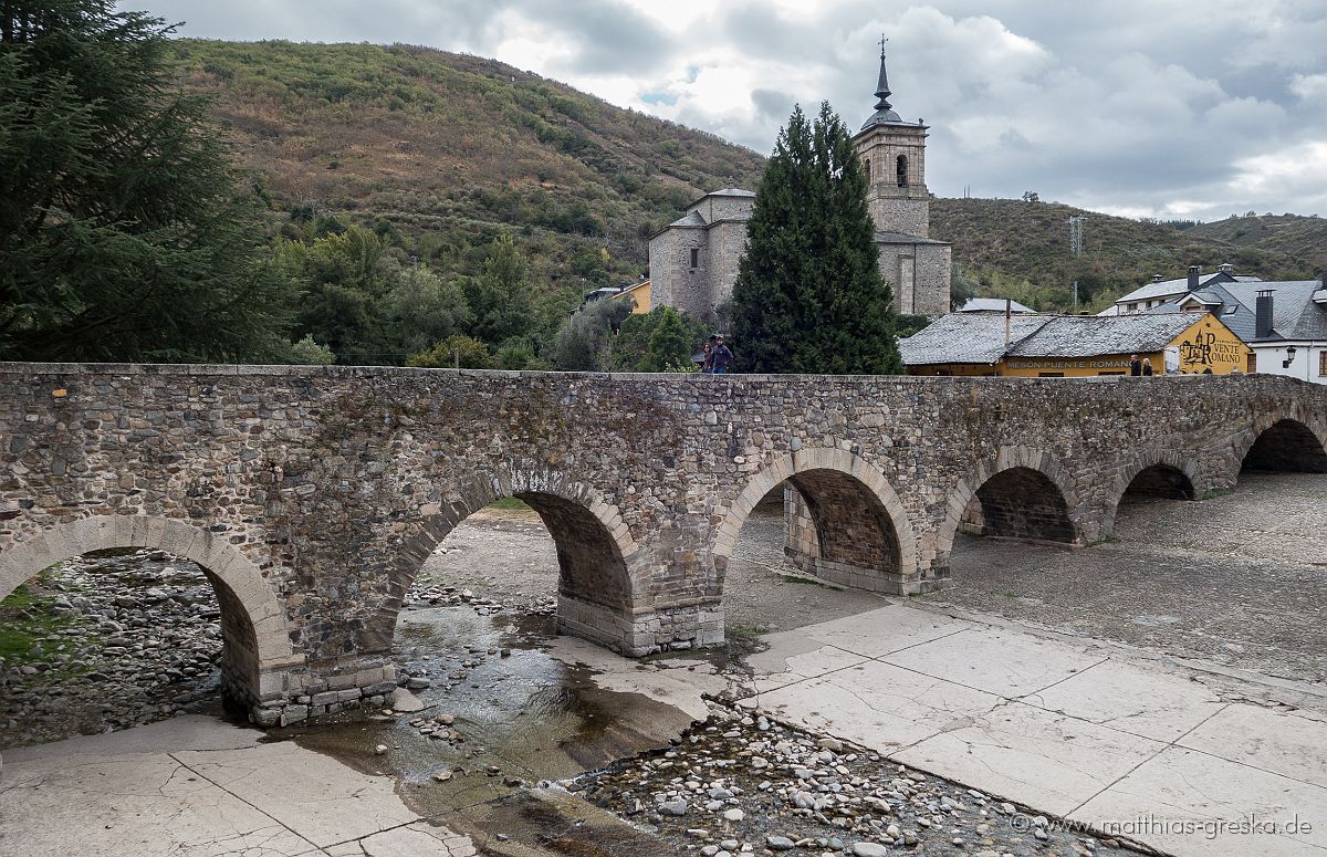 MSG_20170918161724_DSC08900.JPG - Brücke nach Molinaseca