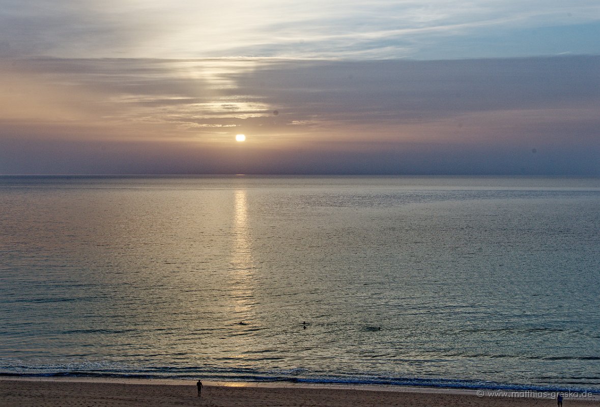 MSG_20161103072240_ND8_7425.jpg - Sunrise 1