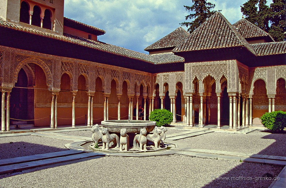 05_MSG_20101120_DS100507-0094b.jpg - Patio de los Leones in Granada