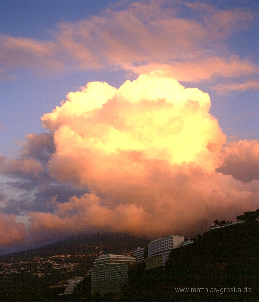 teneriffa-puerto-cruz-wolken.jpg - Puerto de la Cruz am Abend