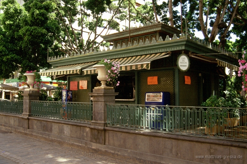 teneriffa-santa-cruz-001.jpg - Kiosk in Santa Cruz